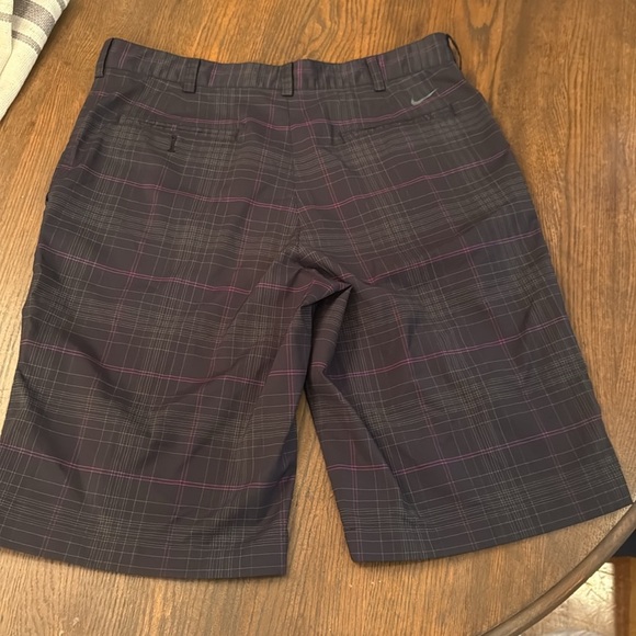 Men’s Nike golf shorts size 34 - Picture 2 of 3